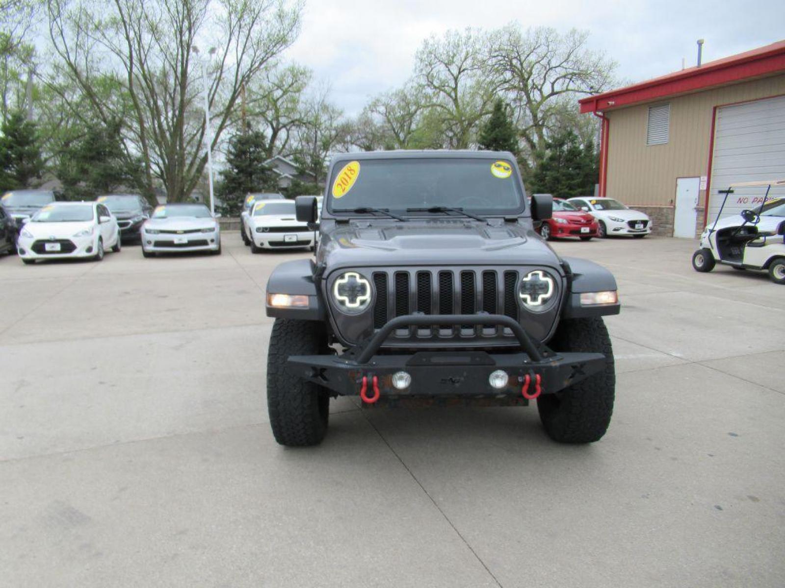 2018 GRAY JEEP WRANGLER UNLIMI RUBICON (1C4HJXFG3JW) with an 3.6L engine, Automatic transmission, located at 908 SE 14th Street, Des Moines, IA, 50317, (515) 281-0330, 41.580303, -93.597046 - Photo #1