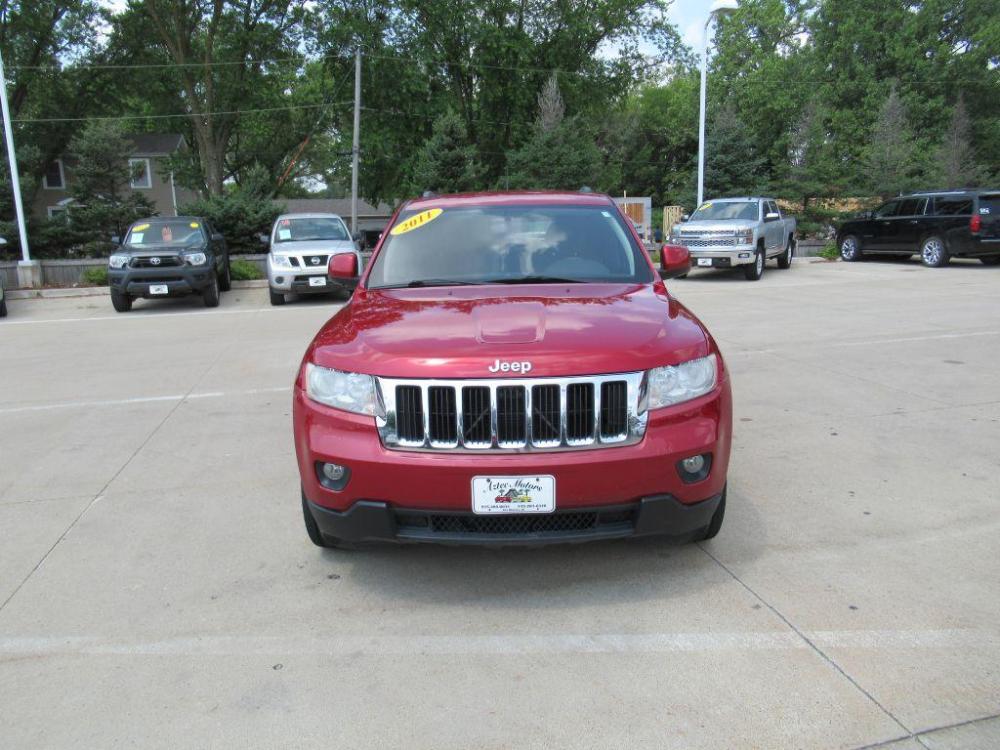 2011 RED JEEP GRAND CHEROKEE LAREDO (1J4RR4GGXBC) with an 3.6L engine, Automatic transmission, located at 908 SE 14th Street, Des Moines, IA, 50317, (515) 281-0330, 41.580303, -93.597046 - Photo #1