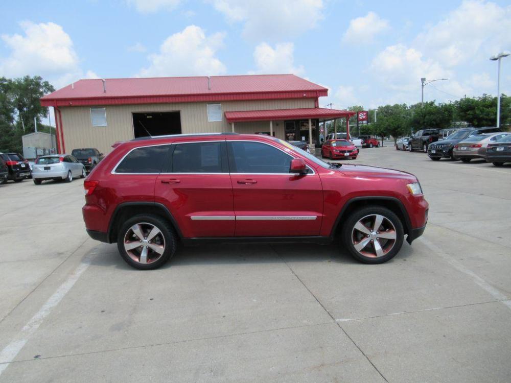 2011 RED JEEP GRAND CHEROKEE LAREDO (1J4RR4GGXBC) with an 3.6L engine, Automatic transmission, located at 908 SE 14th Street, Des Moines, IA, 50317, (515) 281-0330, 41.580303, -93.597046 - Photo #3