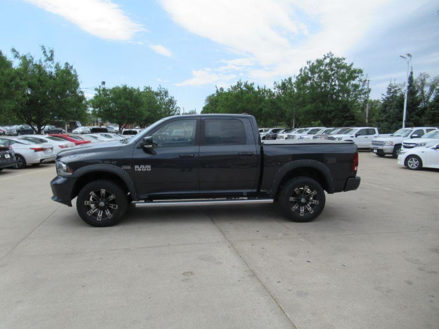 2013 GRAY RAM 1500 SPORT (1C6RR7MT9DS) with an 5.7L engine, Automatic transmission, located at 908 SE 14th Street, Des Moines, IA, 50317, (515) 281-0330, 41.580303, -93.597046 - Photo#7