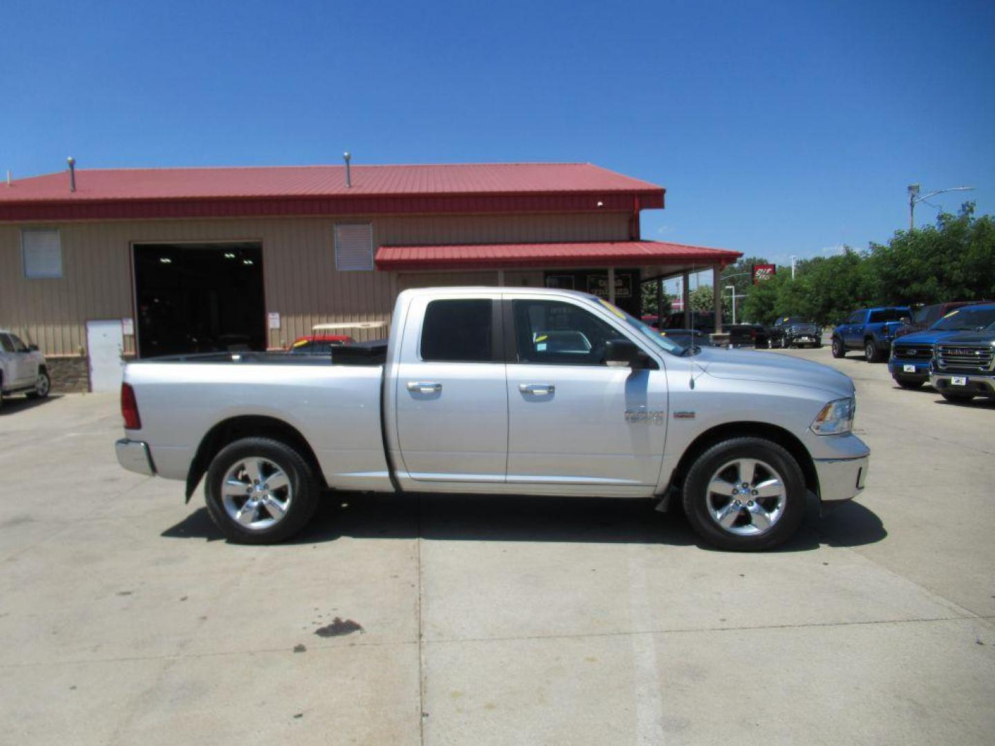 2013 SILVER RAM QUAD CAB 1500 SLT (1C6RR7GT6DS) with an 5.7L engine, Automatic transmission, located at 908 SE 14th Street, Des Moines, IA, 50317, (515) 281-0330, 41.580303, -93.597046 - Photo#3