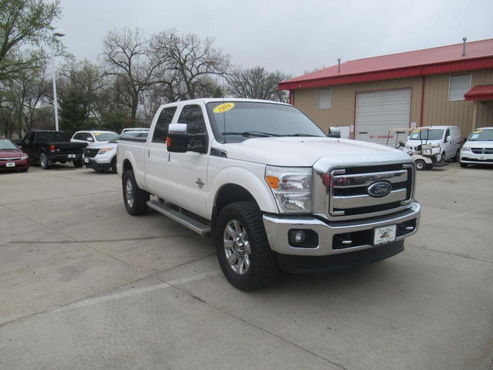 2016 WHITE FORD F250 SUPER DUTY LARIAT (1FT7W2BT7GE) with an 6.7L engine, Automatic transmission, located at 908 SE 14th Street, Des Moines, IA, 50317, (515) 281-0330, 41.580303, -93.597046 - Photo #2