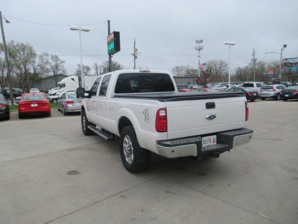 2016 WHITE FORD F250 SUPER DUTY LARIAT (1FT7W2BT7GE) with an 6.7L engine, Automatic transmission, located at 908 SE 14th Street, Des Moines, IA, 50317, (515) 281-0330, 41.580303, -93.597046 - Photo #6