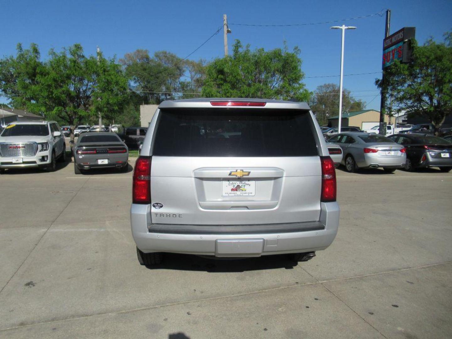 2015 SILVER CHEVROLET TAHOE 1500 LT (1GNSCBKC1FR) with an 5.3L engine, Automatic transmission, located at 908 SE 14th Street, Des Moines, IA, 50317, (515) 281-0330, 41.580303, -93.597046 - Photo#5