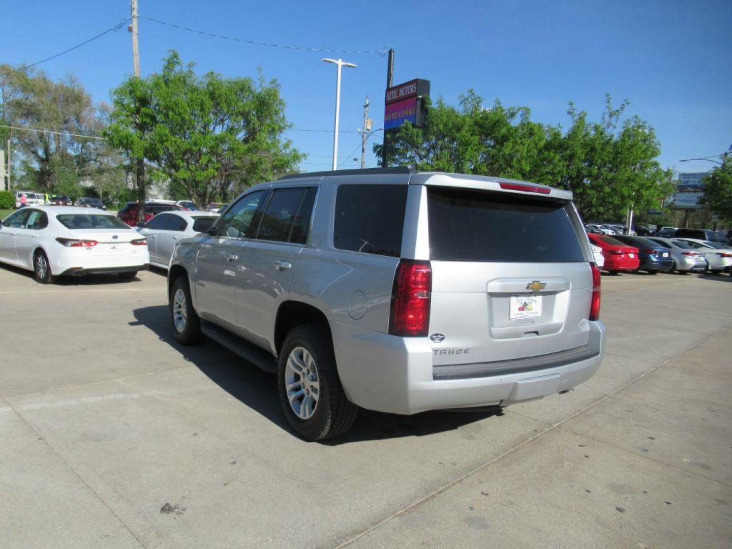 2015 SILVER CHEVROLET TAHOE 1500 LT (1GNSCBKC1FR) with an 5.3L engine, Automatic transmission, located at 908 SE 14th Street, Des Moines, IA, 50317, (515) 281-0330, 41.580303, -93.597046 - Photo#6