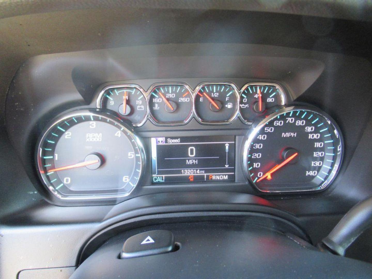 2015 SILVER CHEVROLET TAHOE 1500 LT (1GNSCBKC1FR) with an 5.3L engine, Automatic transmission, located at 908 SE 14th Street, Des Moines, IA, 50317, (515) 281-0330, 41.580303, -93.597046 - Photo#26