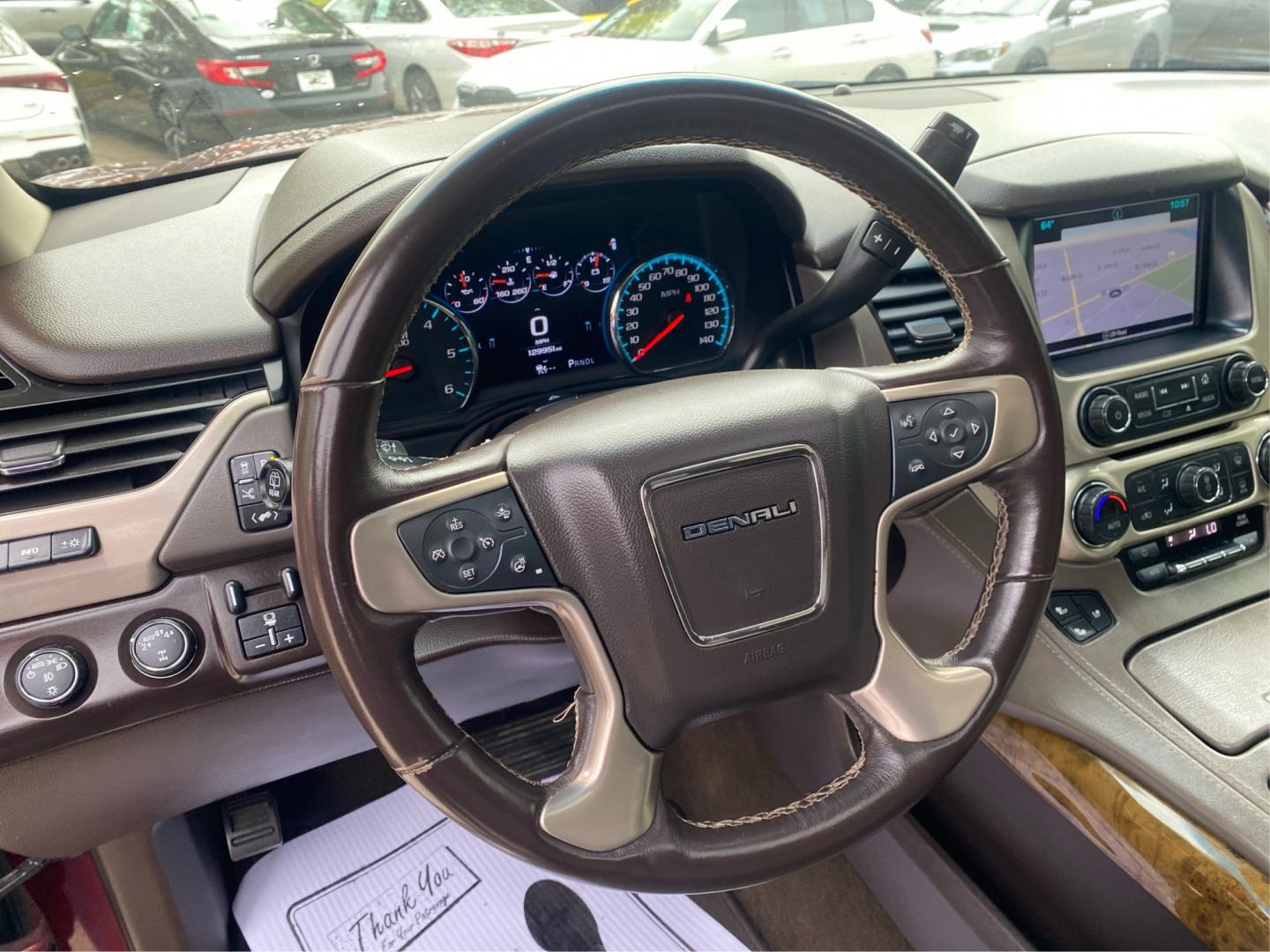 2017 MARRON GMC YUKON XL DENALI (1GKS2HKJ2HR) with an 6.2L engine, Automatic transmission, located at 908 SE 14th Street, Des Moines, IA, 50317, (515) 281-0330, 41.580303, -93.597046- Photo#16