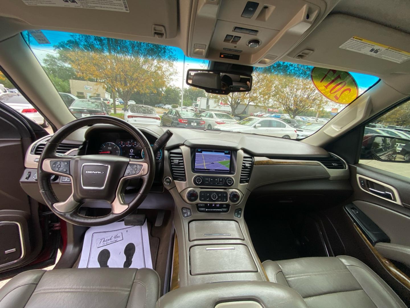 2017 MARRON GMC YUKON XL DENALI (1GKS2HKJ2HR) with an 6.2L engine, Automatic transmission, located at 908 SE 14th Street, Des Moines, IA, 50317, (515) 281-0330, 41.580303, -93.597046- Photo#21