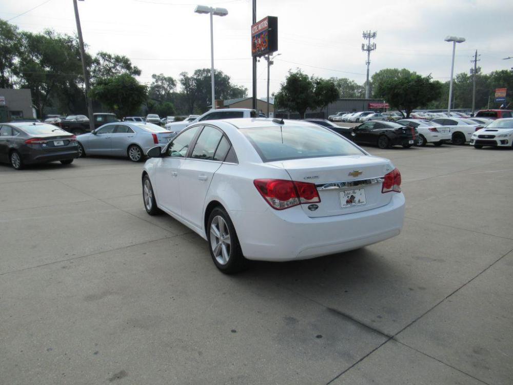 2015 WHITE CHEVROLET CRUZE LT (1G1PE5SB8F7) with an 1.4L engine, Automatic transmission, located at 908 SE 14th Street, Des Moines, IA, 50317, (515) 281-0330, 41.580303, -93.597046 - Photo #6