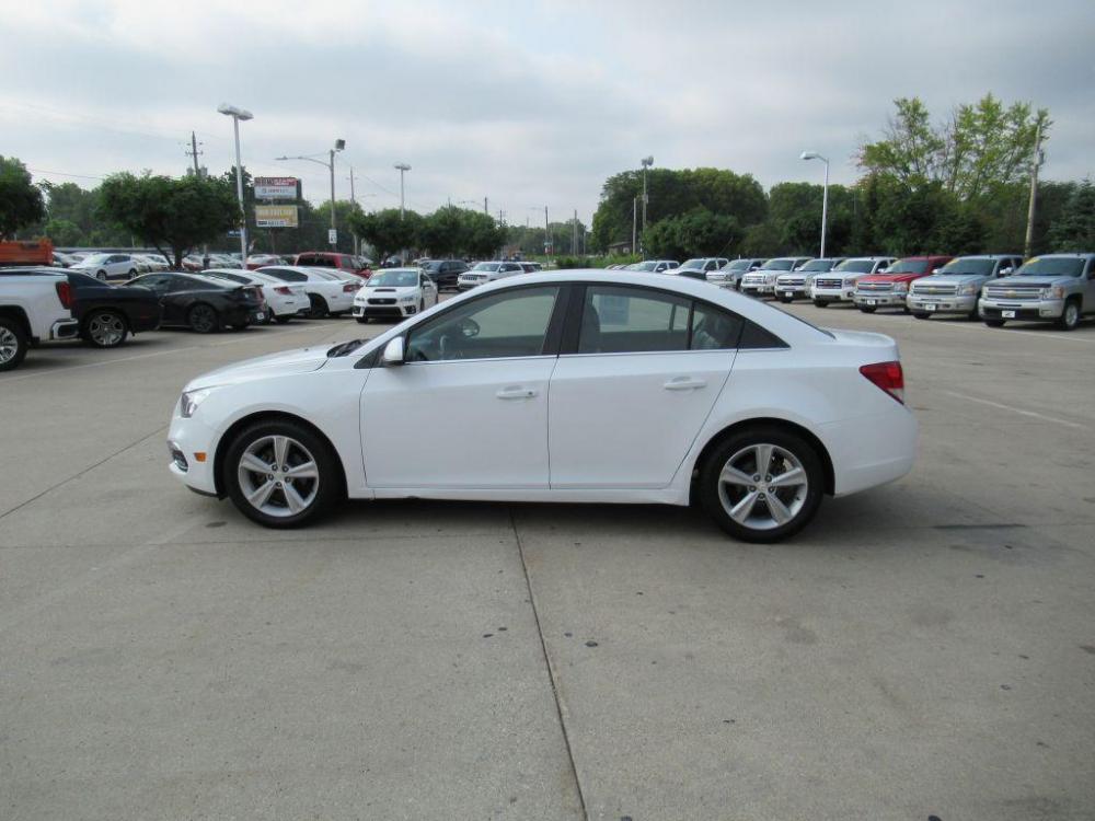 2015 WHITE CHEVROLET CRUZE LT (1G1PE5SB8F7) with an 1.4L engine, Automatic transmission, located at 908 SE 14th Street, Des Moines, IA, 50317, (515) 281-0330, 41.580303, -93.597046 - Photo #7