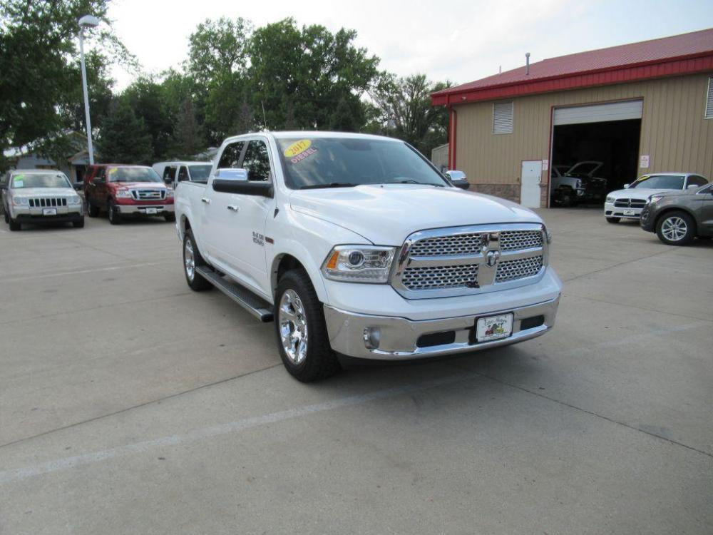 2017 WHITE RAM 1500 LARAMIE (1C6RR7NM1HS) with an 3.0L engine, Automatic transmission, located at 908 SE 14th Street, Des Moines, IA, 50317, (515) 281-0330, 41.580303, -93.597046 - Photo #2