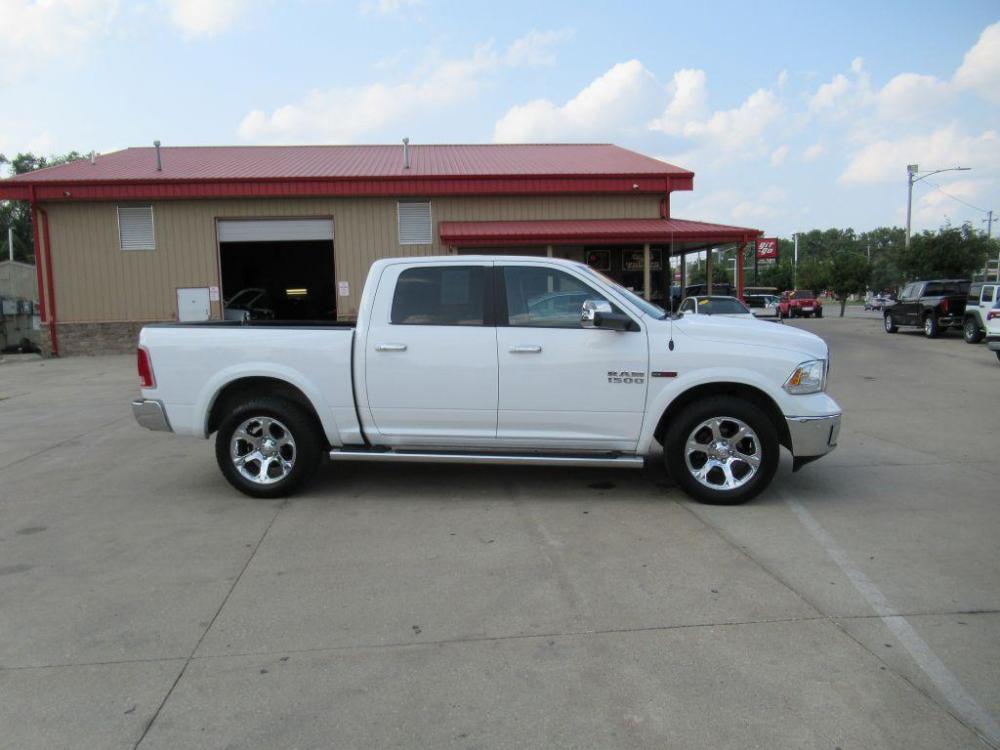 2017 WHITE RAM 1500 LARAMIE (1C6RR7NM1HS) with an 3.0L engine, Automatic transmission, located at 908 SE 14th Street, Des Moines, IA, 50317, (515) 281-0330, 41.580303, -93.597046 - Photo #3