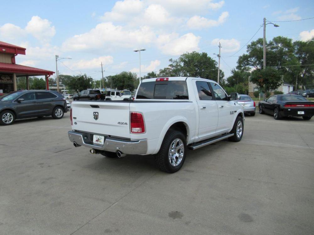 2017 WHITE RAM 1500 LARAMIE (1C6RR7NM1HS) with an 3.0L engine, Automatic transmission, located at 908 SE 14th Street, Des Moines, IA, 50317, (515) 281-0330, 41.580303, -93.597046 - Photo #4