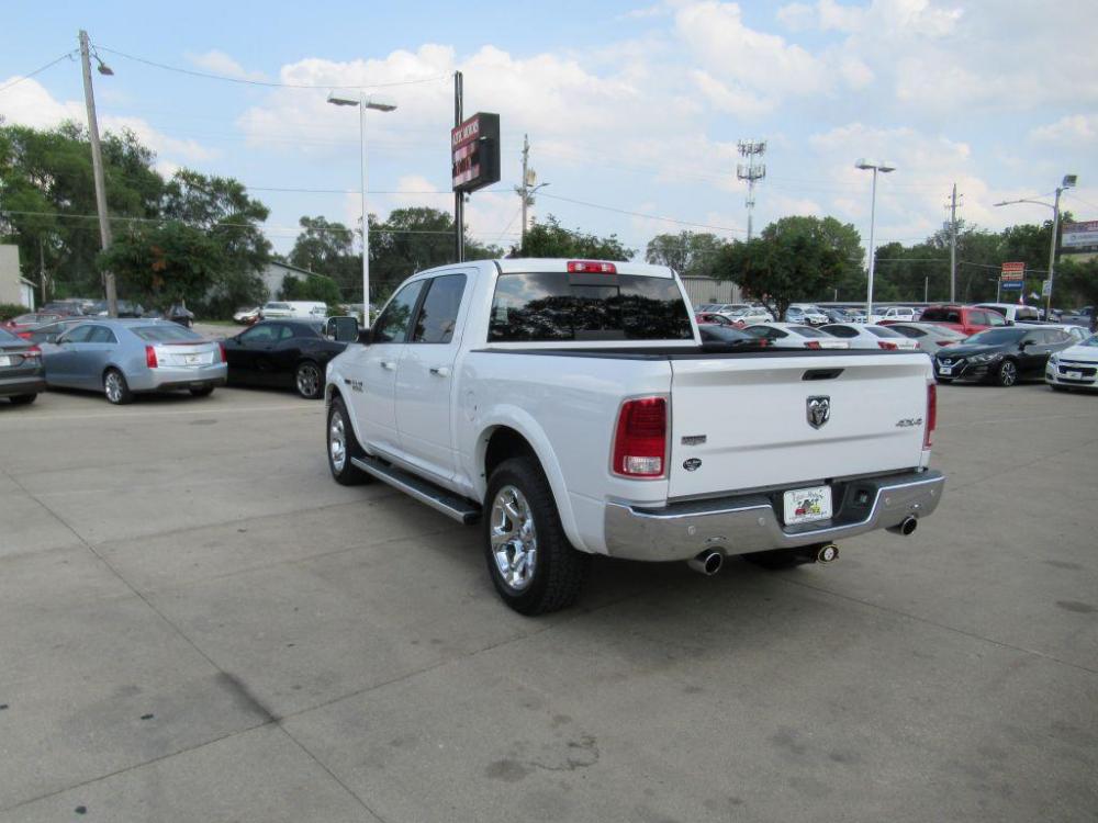 2017 WHITE RAM 1500 LARAMIE (1C6RR7NM1HS) with an 3.0L engine, Automatic transmission, located at 908 SE 14th Street, Des Moines, IA, 50317, (515) 281-0330, 41.580303, -93.597046 - Photo #6