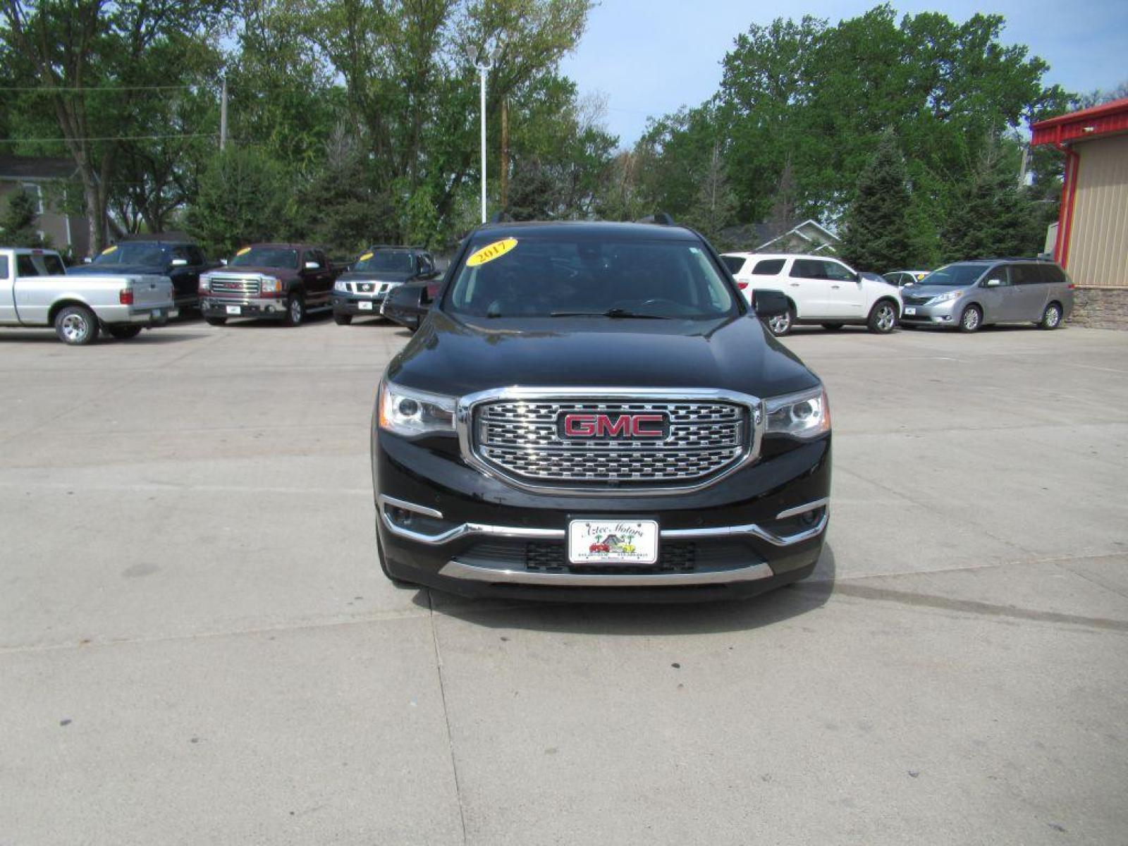 2017 BLACK GMC ACADIA DENALI (1GKKNXLS5HZ) with an 3.6L engine, Automatic transmission, located at 908 SE 14th Street, Des Moines, IA, 50317, (515) 281-0330, 41.580303, -93.597046 - Photo #1
