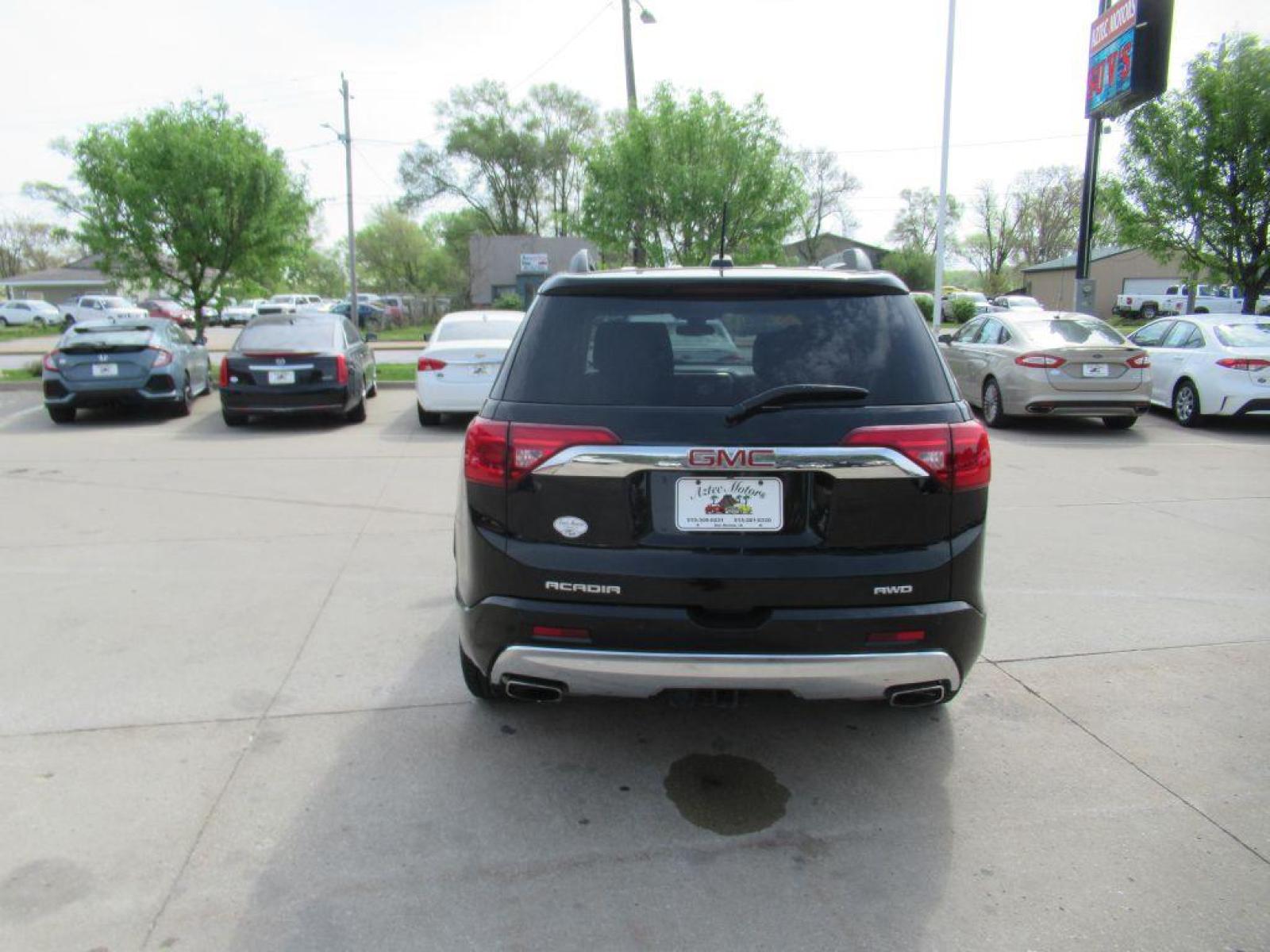 2017 BLACK GMC ACADIA DENALI (1GKKNXLS5HZ) with an 3.6L engine, Automatic transmission, located at 908 SE 14th Street, Des Moines, IA, 50317, (515) 281-0330, 41.580303, -93.597046 - Photo #5
