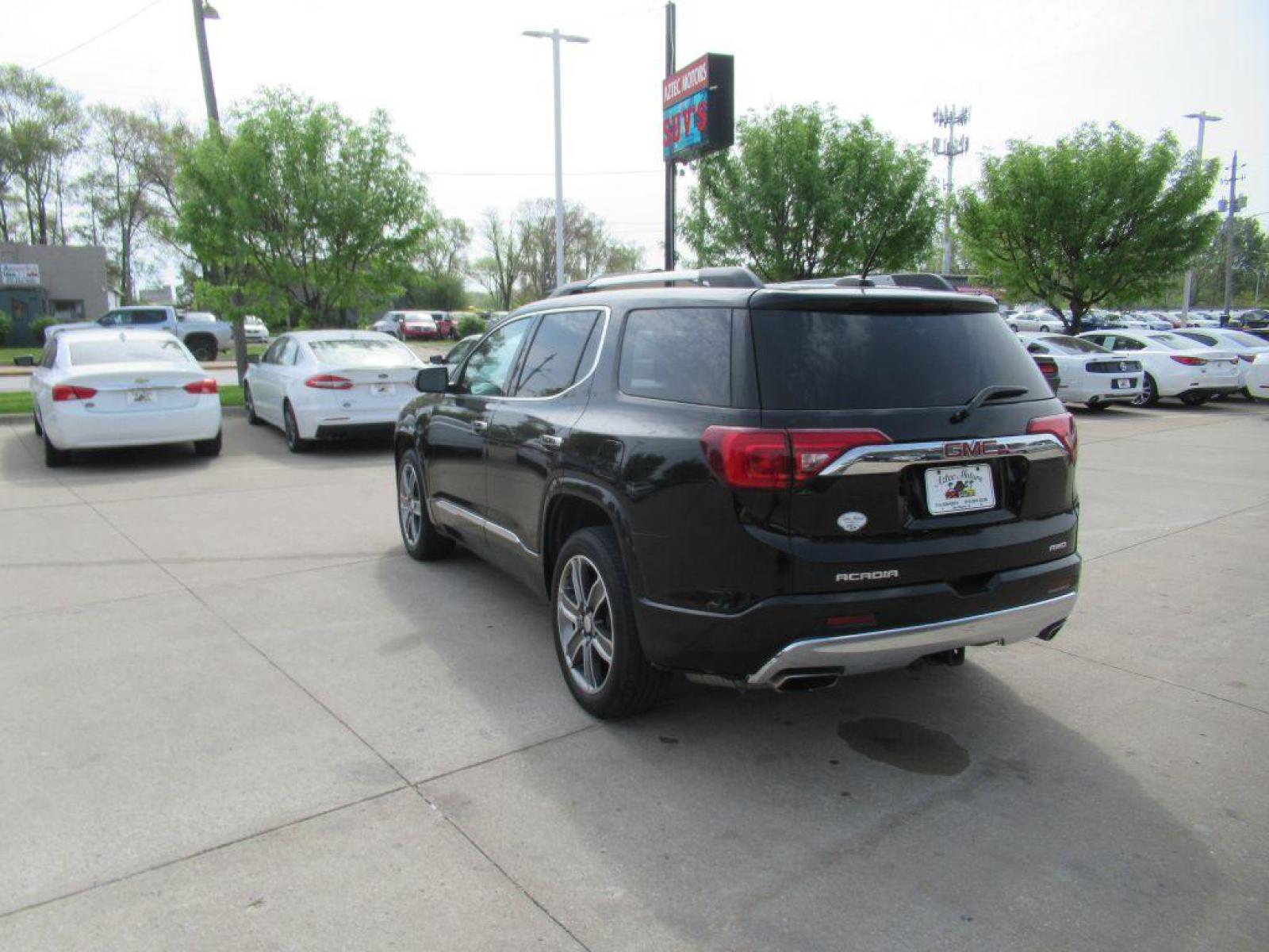 2017 BLACK GMC ACADIA DENALI (1GKKNXLS5HZ) with an 3.6L engine, Automatic transmission, located at 908 SE 14th Street, Des Moines, IA, 50317, (515) 281-0330, 41.580303, -93.597046 - Photo #6