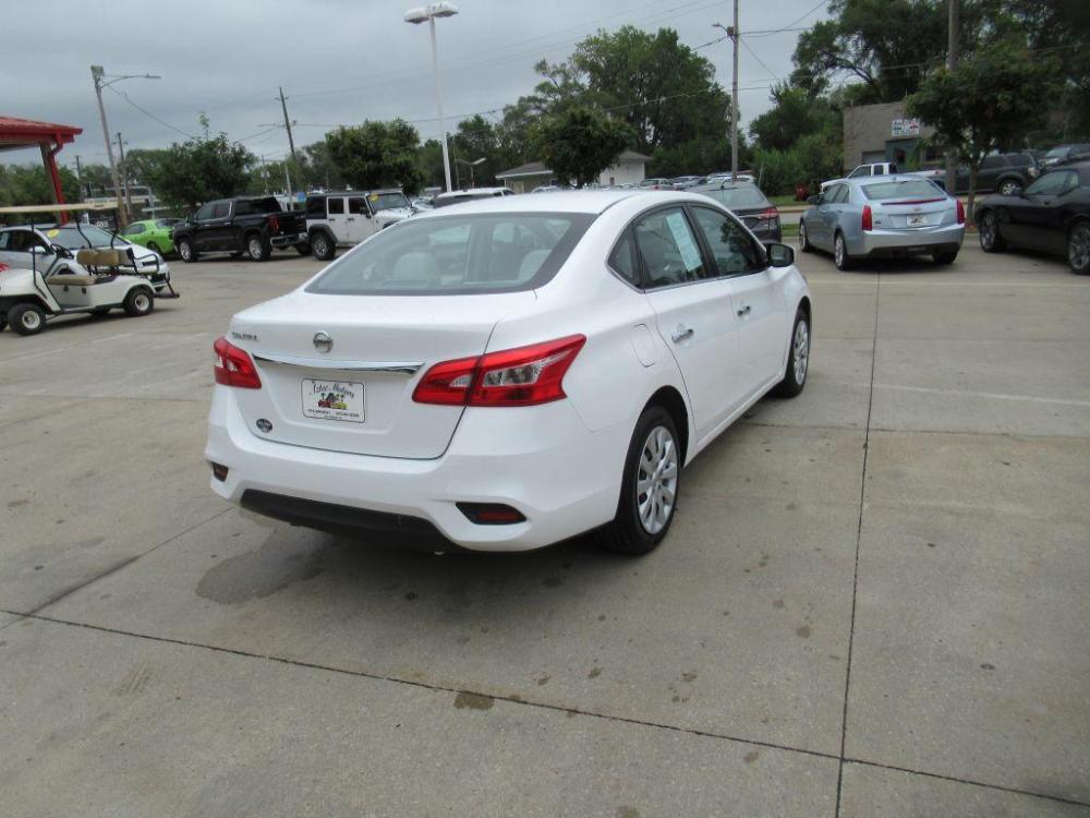2017 WHITE NISSAN SENTRA S (3N1AB7AP7HY) with an 1.8L engine, Continuously Variable transmission, located at 908 SE 14th Street, Des Moines, IA, 50317, (515) 281-0330, 41.580303, -93.597046 - Photo #4