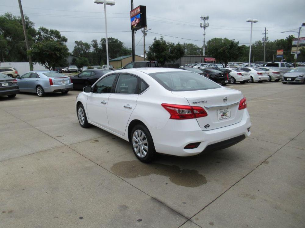2017 WHITE NISSAN SENTRA S (3N1AB7AP7HY) with an 1.8L engine, Continuously Variable transmission, located at 908 SE 14th Street, Des Moines, IA, 50317, (515) 281-0330, 41.580303, -93.597046 - Photo #6