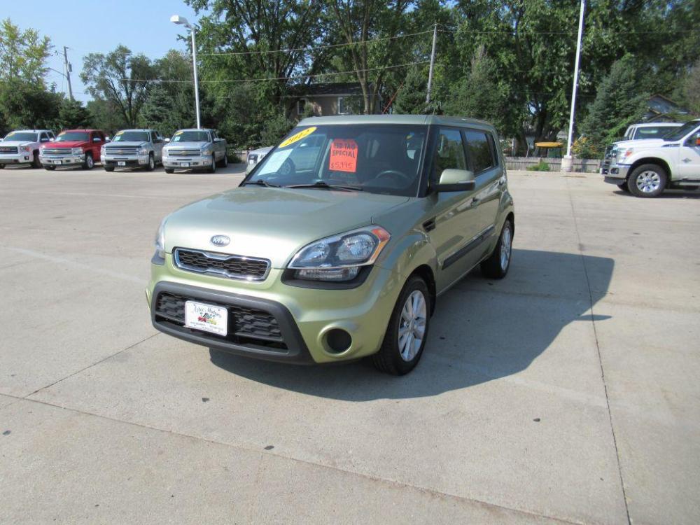 2012 GREEN KIA SOUL + (KNDJT2A61C7) with an 2.0L engine, Automatic transmission, located at 908 SE 14th Street, Des Moines, IA, 50317, (515) 281-0330, 41.580303, -93.597046 - Photo #0