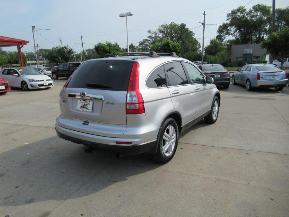 2011 SILVER HONDA CR-V EXL (5J6RE4H77BL) with an 2.4L engine, Automatic transmission, located at 908 SE 14th Street, Des Moines, IA, 50317, (515) 281-0330, 41.580303, -93.597046 - Photo #4