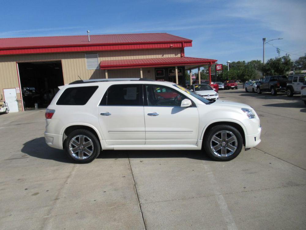 2012 WHITE GMC ACADIA DENALI (1GKKVTED1CJ) with an 3.6L engine, Automatic transmission, located at 908 SE 14th Street, Des Moines, IA, 50317, (515) 281-0330, 41.580303, -93.597046 - Photo #2