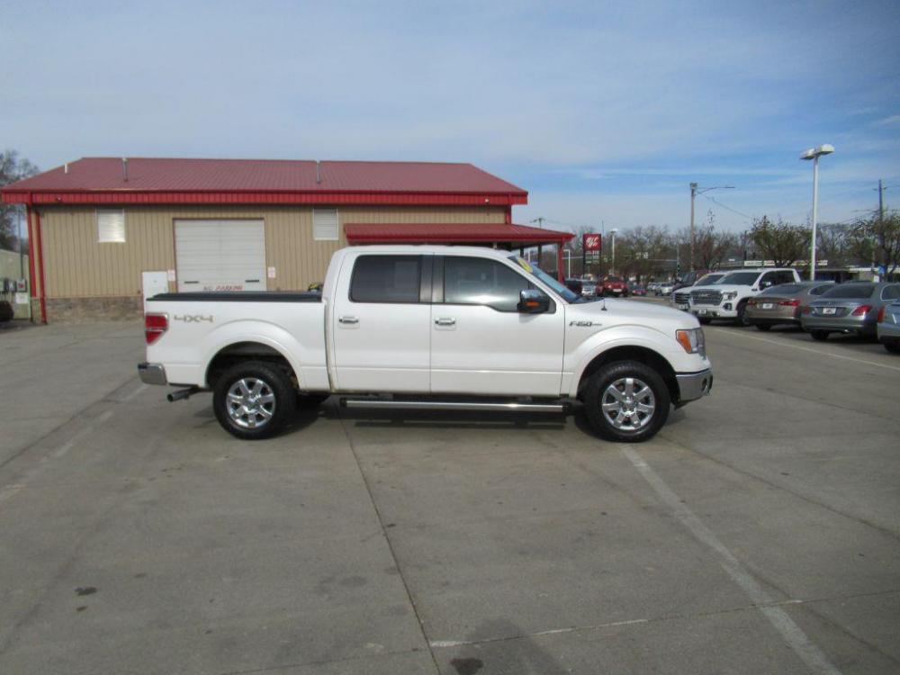 2013 WHITE FORD F150 SUPERCREW LARIAT (1FTFW1EFXDK) with an 5.0L engine, Automatic transmission, located at 908 SE 14th Street, Des Moines, IA, 50317, (515) 281-0330, 41.580303, -93.597046 - Photo #3