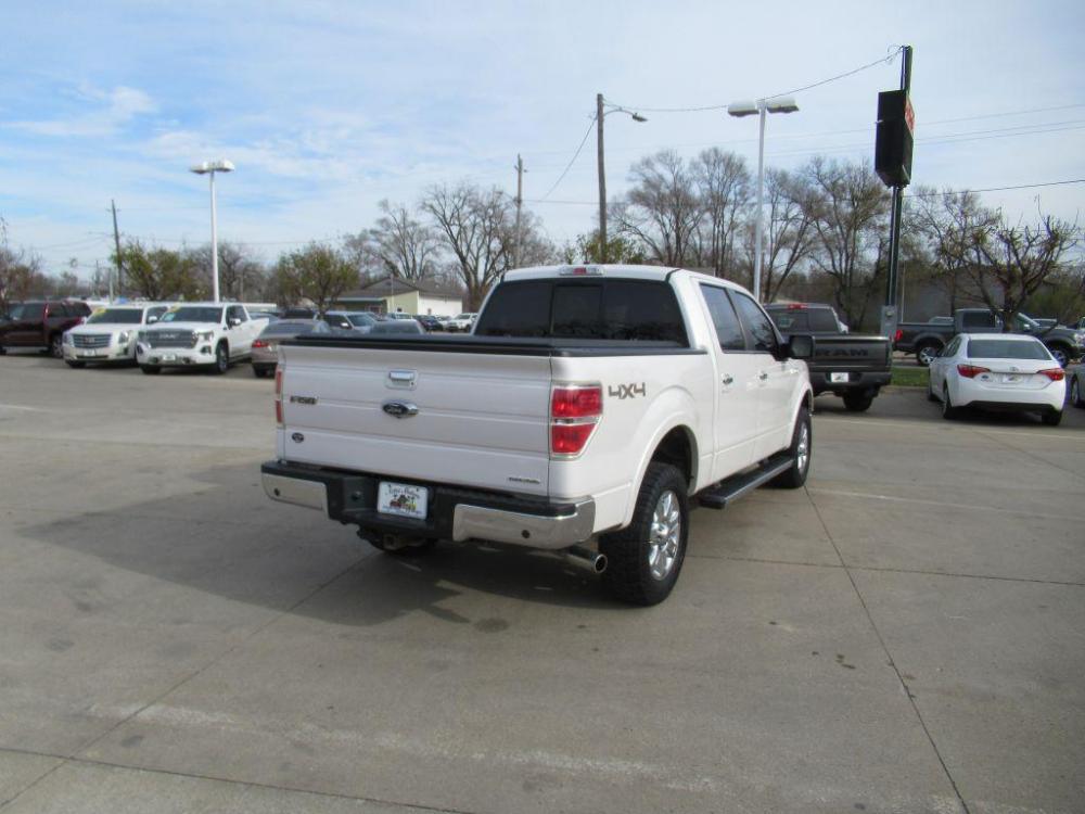 2013 WHITE FORD F150 SUPERCREW LARIAT (1FTFW1EFXDK) with an 5.0L engine, Automatic transmission, located at 908 SE 14th Street, Des Moines, IA, 50317, (515) 281-0330, 41.580303, -93.597046 - Photo #4