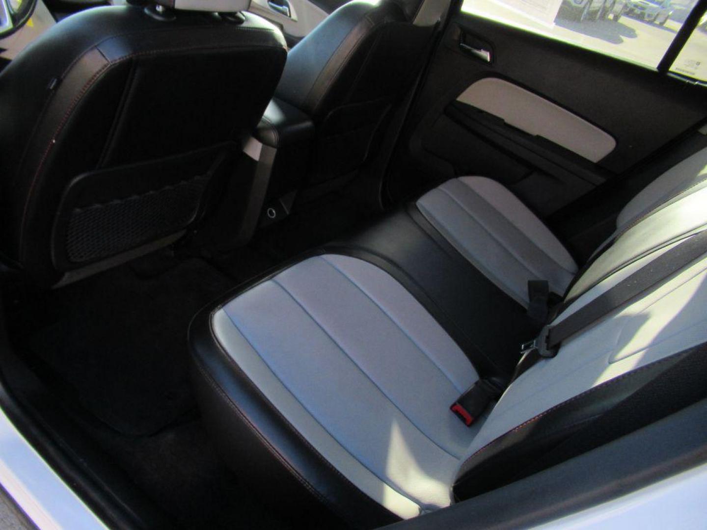 2016 WHITE CHEVROLET EQUINOX LTZ (2GNALDEK2G6) with an 2.4L engine, Automatic transmission, located at 908 SE 14th Street, Des Moines, IA, 50317, (515) 281-0330, 41.580303, -93.597046 - Photo#15