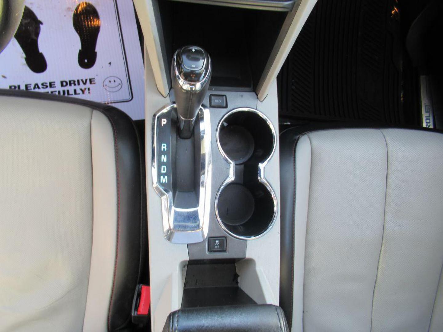 2016 WHITE CHEVROLET EQUINOX LTZ (2GNALDEK2G6) with an 2.4L engine, Automatic transmission, located at 908 SE 14th Street, Des Moines, IA, 50317, (515) 281-0330, 41.580303, -93.597046 - Photo#19