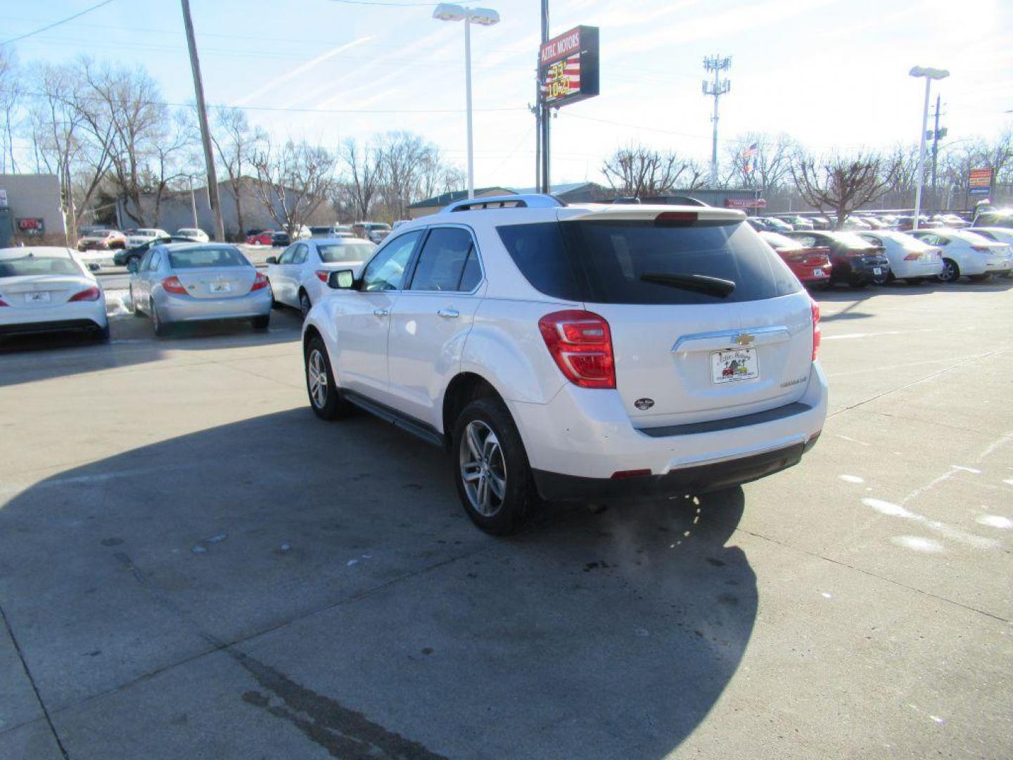 2016 WHITE CHEVROLET EQUINOX LTZ (2GNALDEK2G6) with an 2.4L engine, Automatic transmission, located at 908 SE 14th Street, Des Moines, IA, 50317, (515) 281-0330, 41.580303, -93.597046 - Photo#6