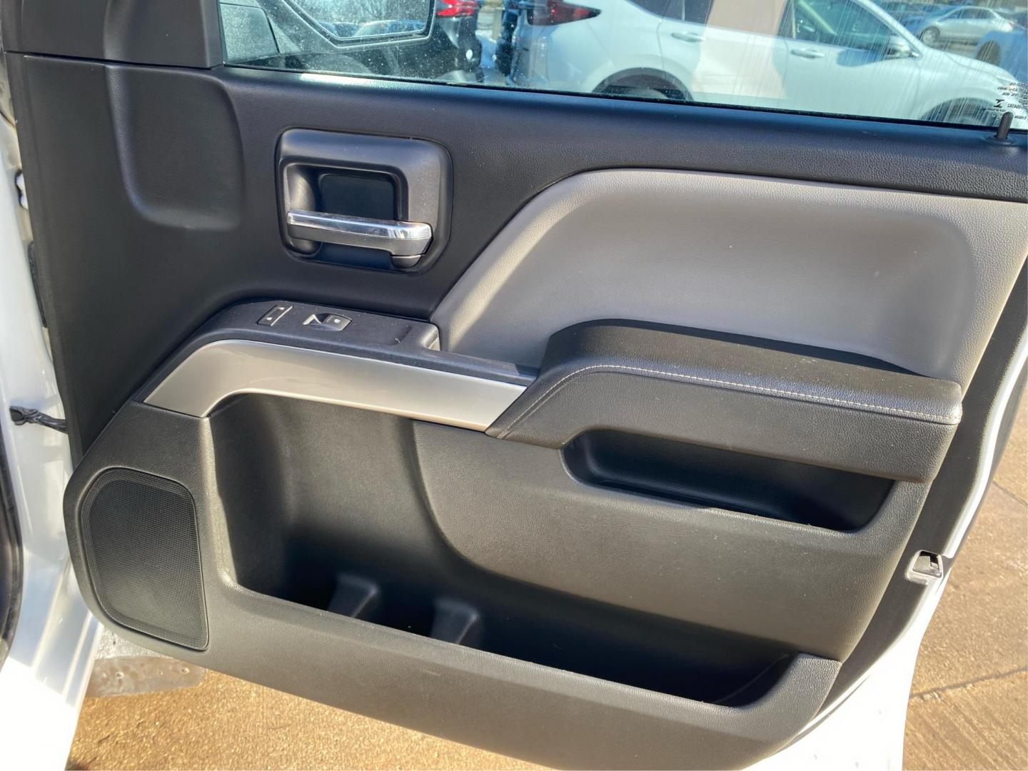 2014 WHITE CHEVROLET SILVERADO 1500 LT (3GCUKREC0EG) with an 5.3L engine, Automatic transmission, located at 908 SE 14th Street, Des Moines, IA, 50317, (515) 281-0330, 41.580303, -93.597046 - Photo#19