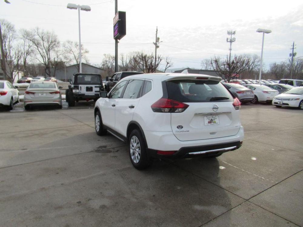2020 WHITE NISSAN ROGUE S (KNMAT2MV1LP) with an 2.5L engine, Continuously Variable transmission, located at 908 SE 14th Street, Des Moines, IA, 50317, (515) 281-0330, 41.580303, -93.597046 - Photo #6