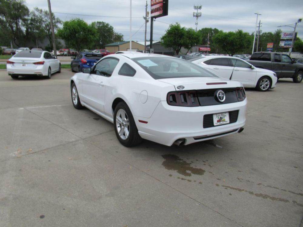 2014 WHITE FORD MUSTANG (1ZVBP8AM1E5) with an 3.7L engine, Automatic transmission, located at 908 SE 14th Street, Des Moines, IA, 50317, (515) 281-0330, 41.580303, -93.597046 - Photo #6