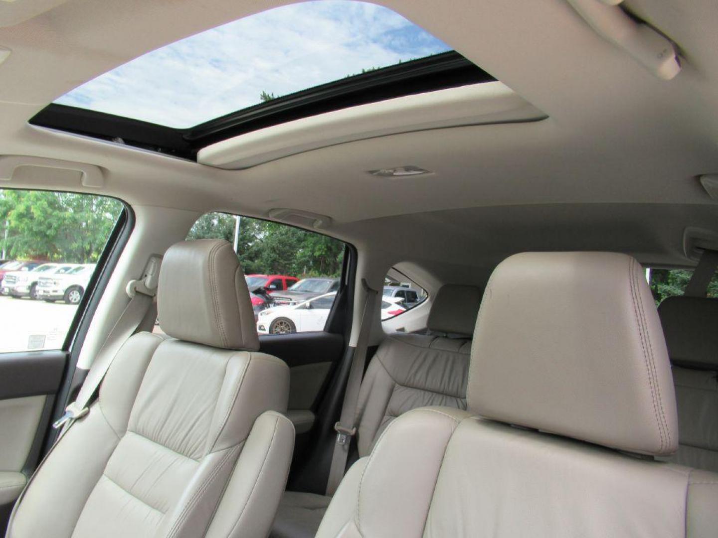 2014 WHITE HONDA CR-V EXL (5J6RM4H78EL) with an 2.4L engine, Automatic transmission, located at 908 SE 14th Street, Des Moines, IA, 50317, (515) 281-0330, 41.580303, -93.597046 - Photo#17