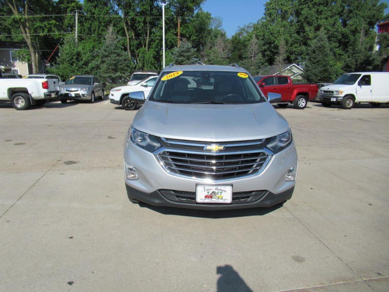 2019 SILVER CHEVROLET EQUINOX PREMIER (2GNAXXEV6K6) with an 1.5L engine, Automatic transmission, located at 908 SE 14th Street, Des Moines, IA, 50317, (515) 281-0330, 41.580303, -93.597046 - Photo #1