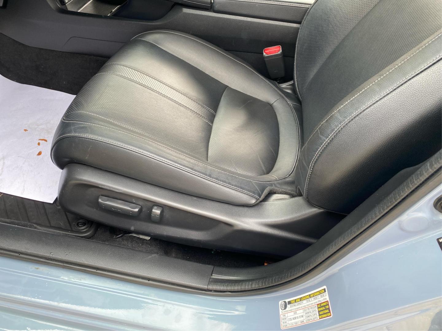 2017 BLUE HONDA CIVIC SPORT TOURING (SHHFK7H94HU) with an 1.5L engine, Continuously Variable transmission, located at 908 SE 14th Street, Des Moines, IA, 50317, (515) 281-0330, 41.580303, -93.597046 - Photo#18