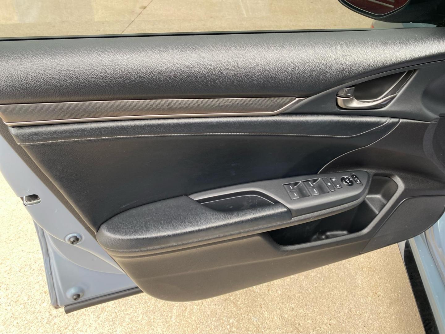 2017 BLUE HONDA CIVIC SPORT TOURING (SHHFK7H94HU) with an 1.5L engine, Continuously Variable transmission, located at 908 SE 14th Street, Des Moines, IA, 50317, (515) 281-0330, 41.580303, -93.597046 - Photo#19