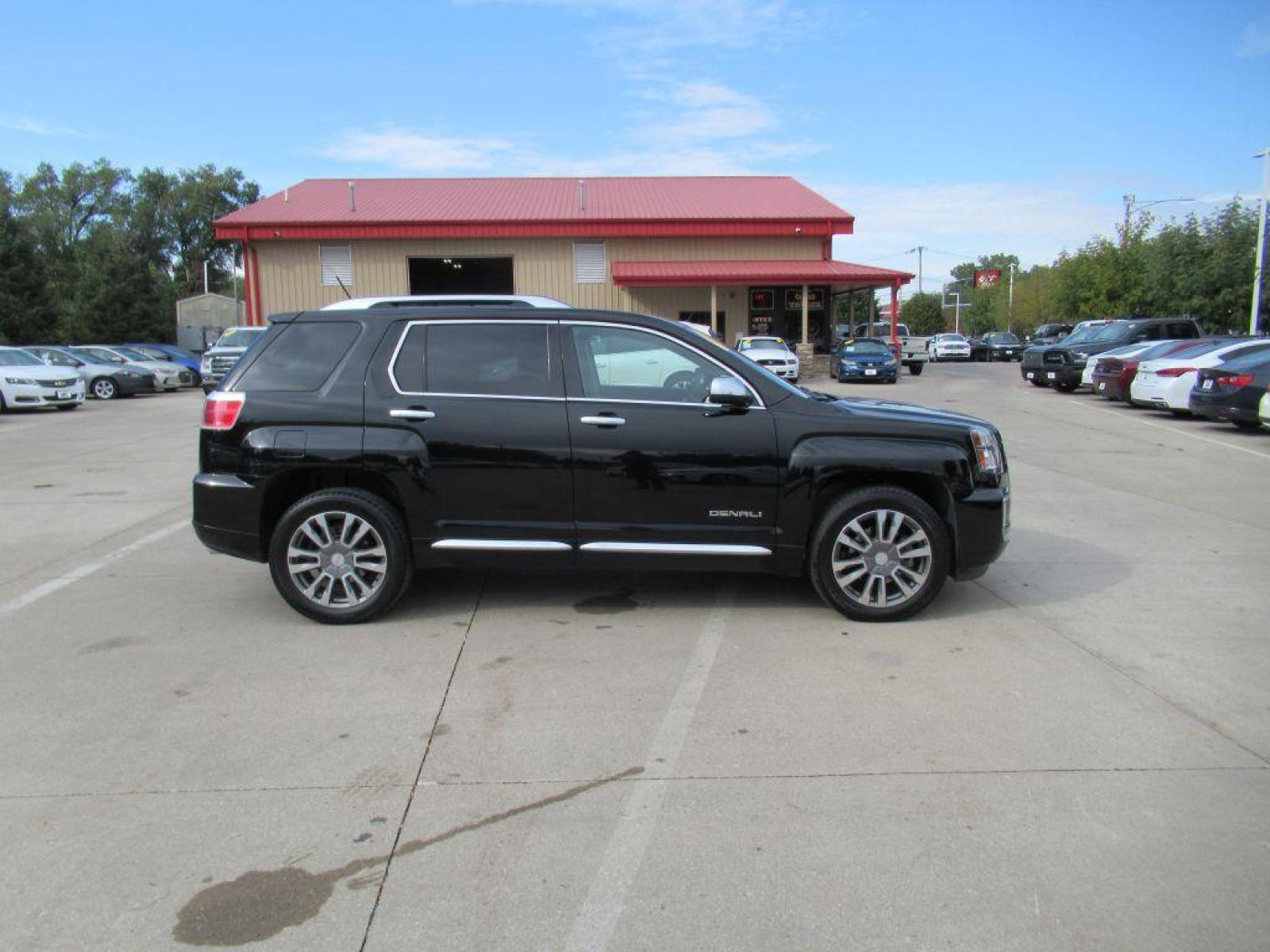 2017 BLACK GMC TERRAIN DENALI (2GKFLVE3XH6) with an 3.6L engine, Automatic transmission, located at 908 SE 14th Street, Des Moines, IA, 50317, (515) 281-0330, 41.580303, -93.597046 - Photo #3