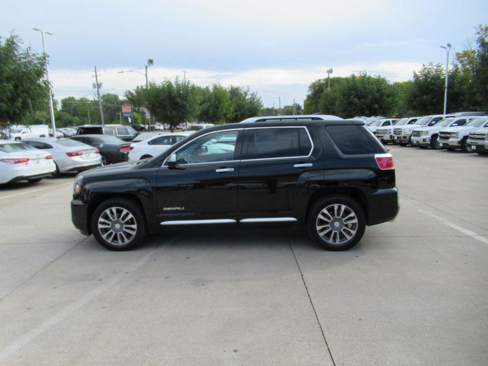 2017 BLACK GMC TERRAIN DENALI (2GKFLVE3XH6) with an 3.6L engine, Automatic transmission, located at 908 SE 14th Street, Des Moines, IA, 50317, (515) 281-0330, 41.580303, -93.597046 - Photo #7