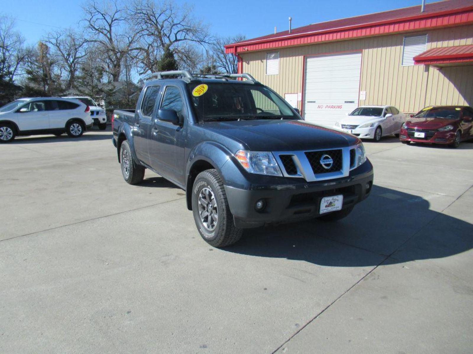 2019 BLUE NISSAN FRONTIER SV (1N6DD0EV1KN) with an 4.0L engine, Automatic transmission, located at 908 SE 14th Street, Des Moines, IA, 50317, (515) 281-0330, 41.580303, -93.597046 - Photo #2