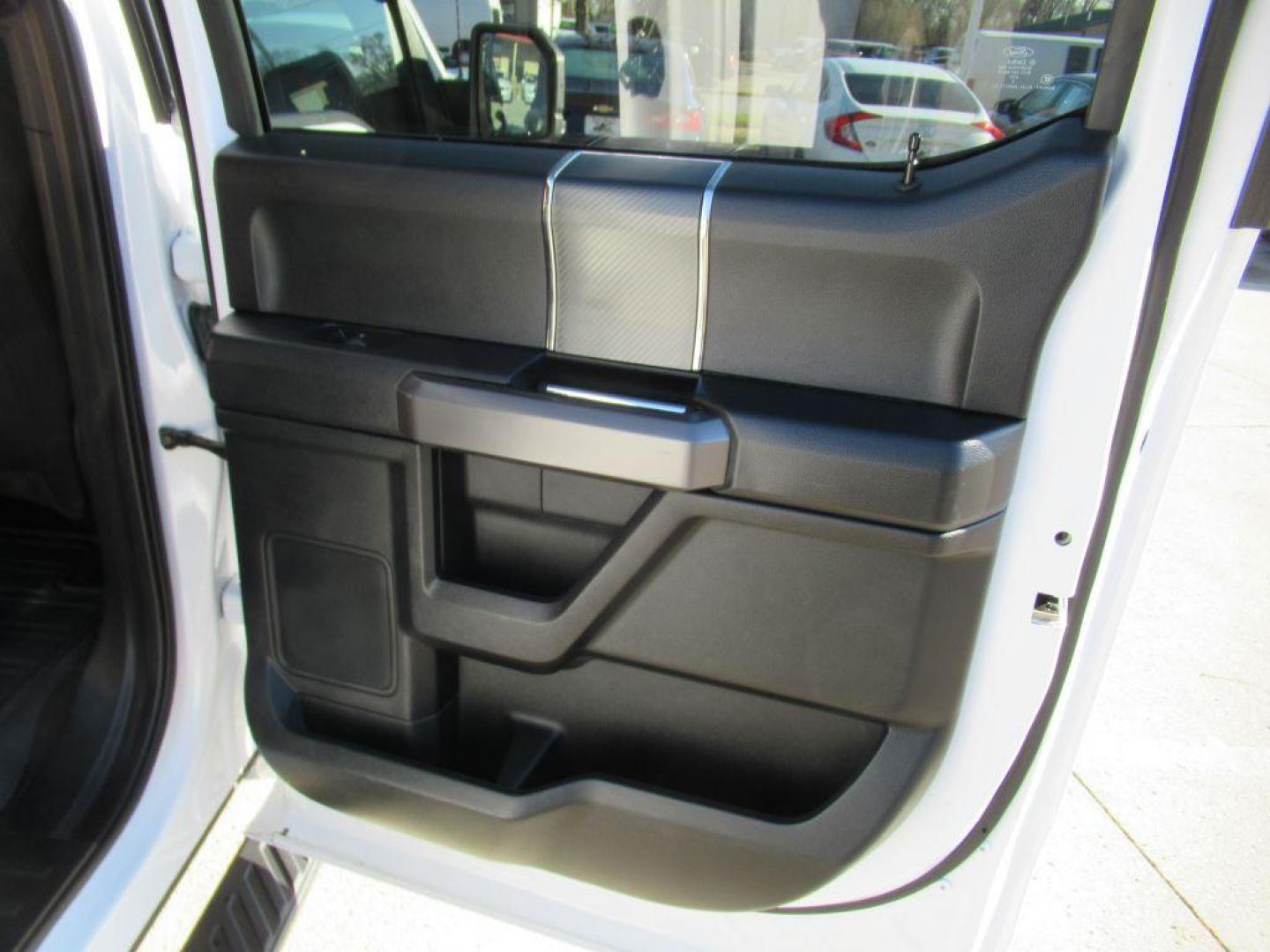 2020 WHITE FORD F150 SUPERCREW SPORT (1FTEW1C54LK) with an 5.0L engine, Automatic transmission, located at 908 SE 14th Street, Des Moines, IA, 50317, (515) 281-0330, 41.580303, -93.597046 - Photo#11