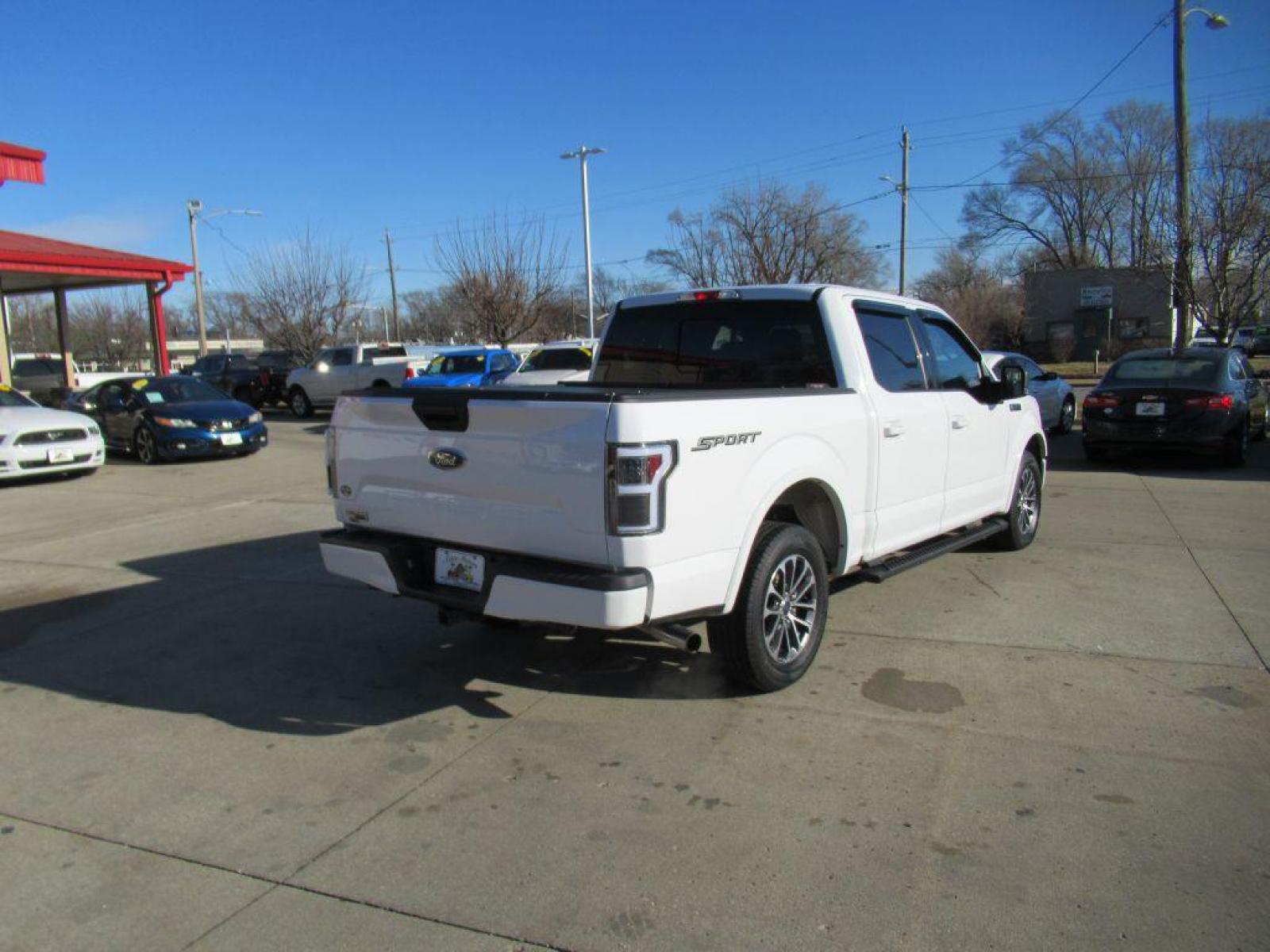 2020 WHITE FORD F150 SUPERCREW SPORT (1FTEW1C54LK) with an 5.0L engine, Automatic transmission, located at 908 SE 14th Street, Des Moines, IA, 50317, (515) 281-0330, 41.580303, -93.597046 - Photo #4