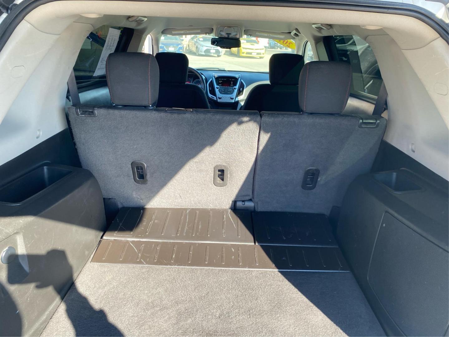 2016 WHITE GMC TERRAIN SLE (2GKALMEK2G6) with an 2.4L engine, Automatic transmission, located at 908 SE 14th Street, Des Moines, IA, 50317, (515) 281-0330, 41.580303, -93.597046 - Photo#12