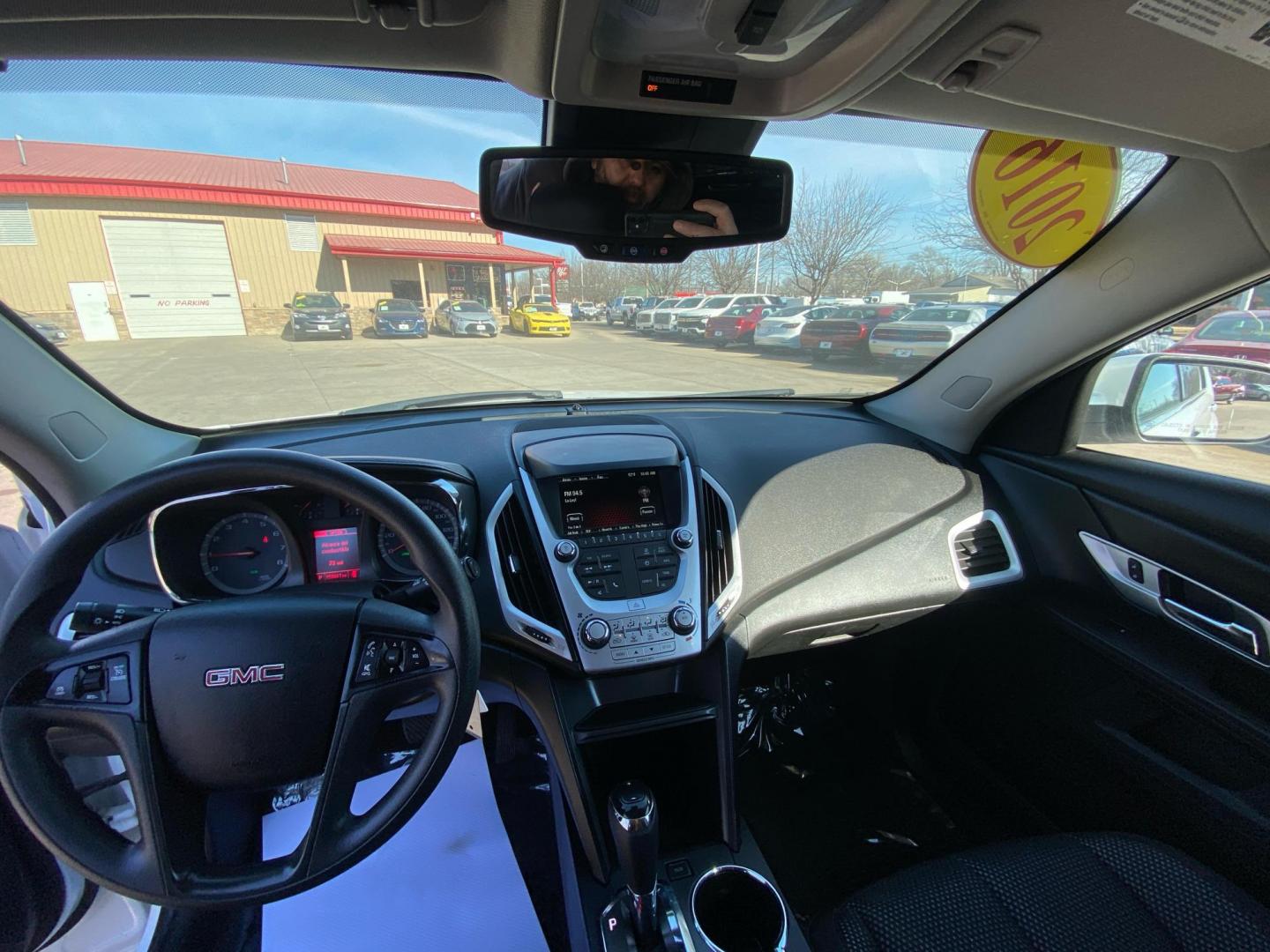 2016 WHITE GMC TERRAIN SLE (2GKALMEK2G6) with an 2.4L engine, Automatic transmission, located at 908 SE 14th Street, Des Moines, IA, 50317, (515) 281-0330, 41.580303, -93.597046 - Photo#21