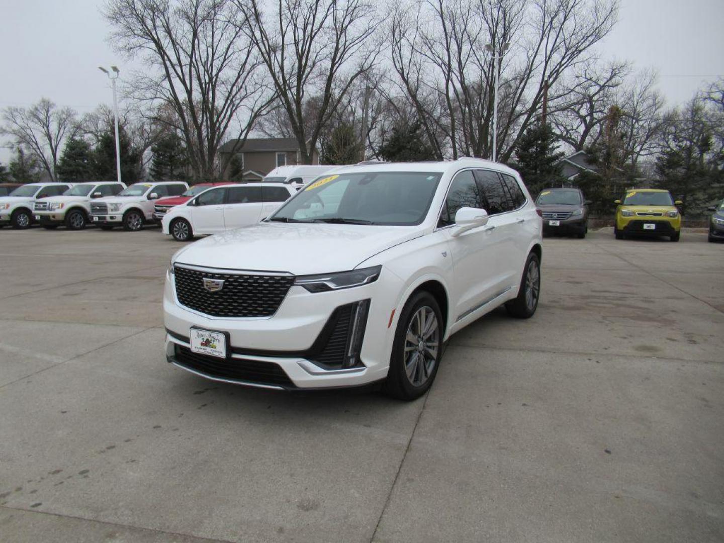 2021 WHITE CADILLAC XT6 PREMIUM LUXURY (1GYKPCRS5MZ) with an 3.6L engine, Automatic transmission, located at 908 SE 14th Street, Des Moines, IA, 50317, (515) 281-0330, 41.580303, -93.597046 - Photo#0