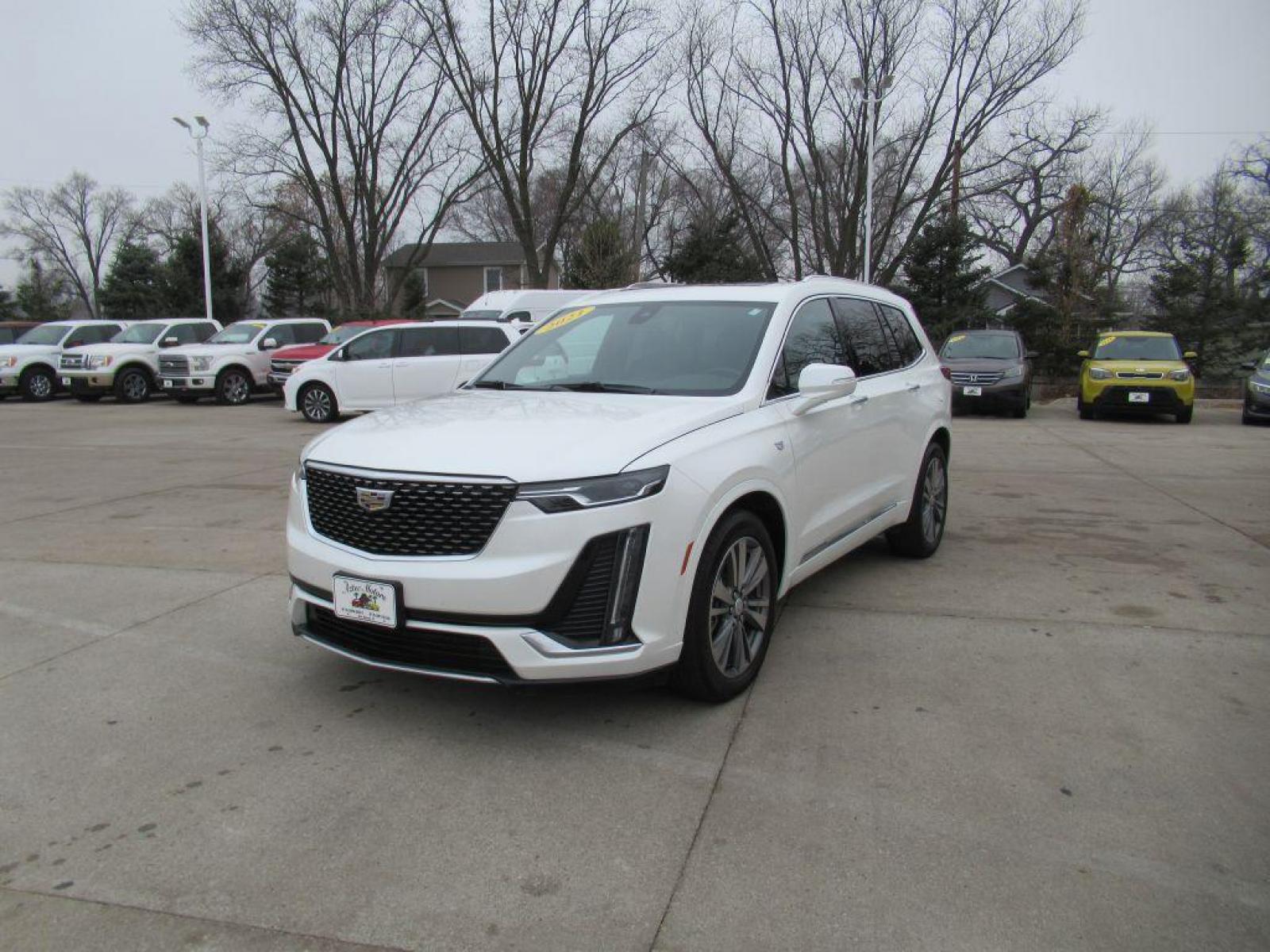 2021 WHITE CADILLAC XT6 PREMIUM LUXURY (1GYKPCRS5MZ) with an 3.6L engine, Automatic transmission, located at 908 SE 14th Street, Des Moines, IA, 50317, (515) 281-0330, 41.580303, -93.597046 - Photo #0
