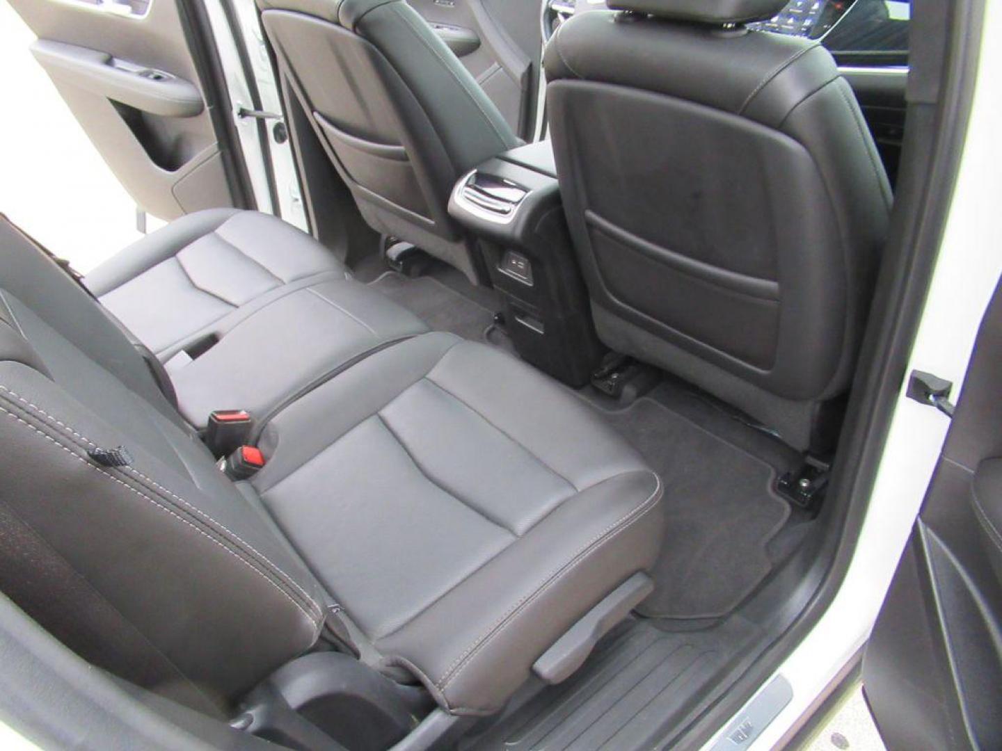2021 WHITE CADILLAC XT6 PREMIUM LUXURY (1GYKPCRS5MZ) with an 3.6L engine, Automatic transmission, located at 908 SE 14th Street, Des Moines, IA, 50317, (515) 281-0330, 41.580303, -93.597046 - Photo#14