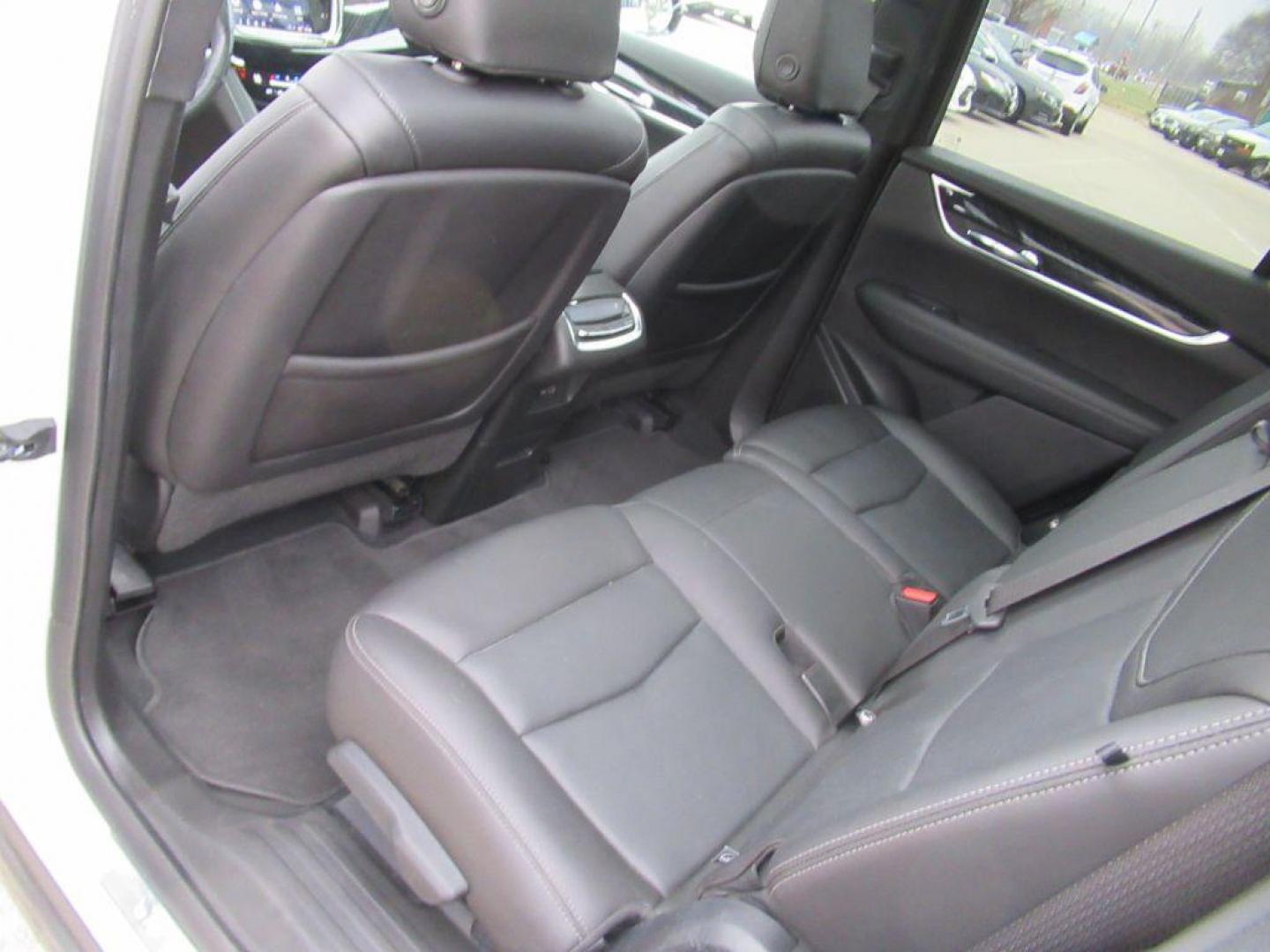 2021 WHITE CADILLAC XT6 PREMIUM LUXURY (1GYKPCRS5MZ) with an 3.6L engine, Automatic transmission, located at 908 SE 14th Street, Des Moines, IA, 50317, (515) 281-0330, 41.580303, -93.597046 - Photo#16