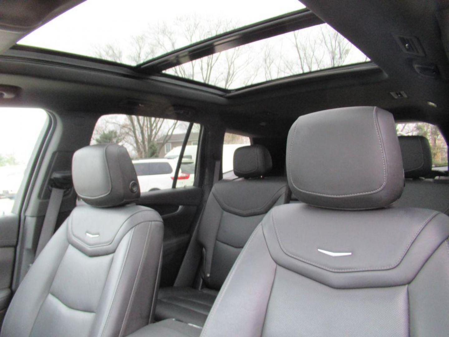 2021 WHITE CADILLAC XT6 PREMIUM LUXURY (1GYKPCRS5MZ) with an 3.6L engine, Automatic transmission, located at 908 SE 14th Street, Des Moines, IA, 50317, (515) 281-0330, 41.580303, -93.597046 - Photo#18